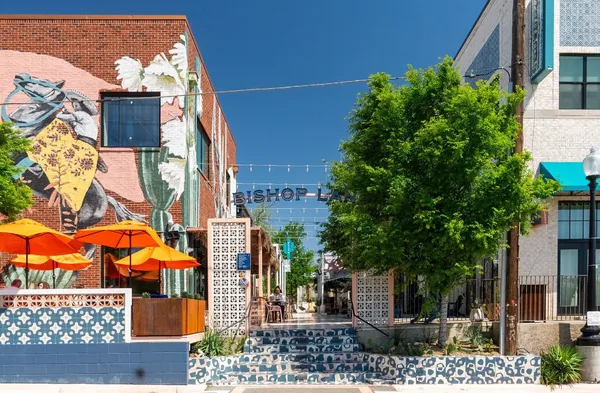 $4,500 | 422 West 9th Street, Unit 106, Dallas, TX 75208