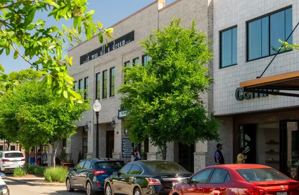 $4,500 | 422 West 9th Street, Unit 106, Dallas, TX 75208