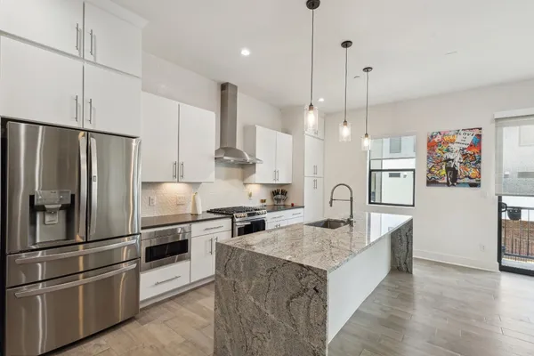 $4,500 | 422 West 9th Street, Unit 106, Dallas, TX 75208