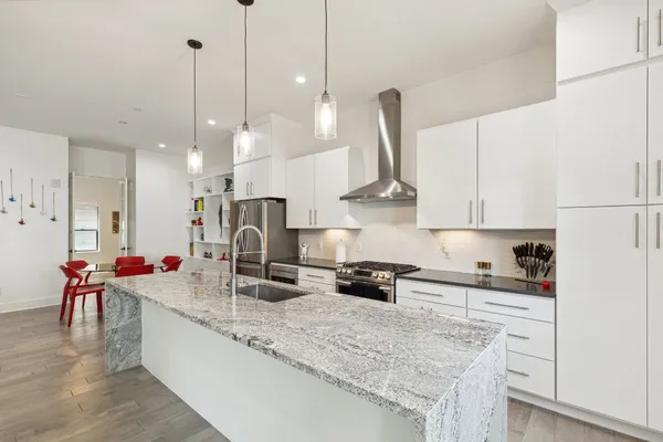 $4,500 | 422 West 9th Street, Unit 106, Dallas, TX 75208