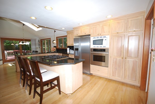 37 Jodie Road Framingham, MA 01702 - Photo 5 of 30 Gallery Image 5