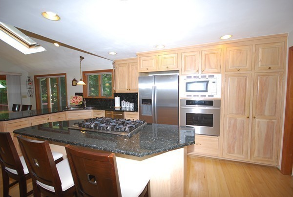 37 Jodie Road Framingham, MA 01702 - Photo 6 of 30 Gallery Image 6