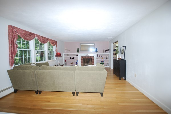 37 Jodie Road Framingham, MA 01702 - Photo 8 of 30 Gallery Image 8