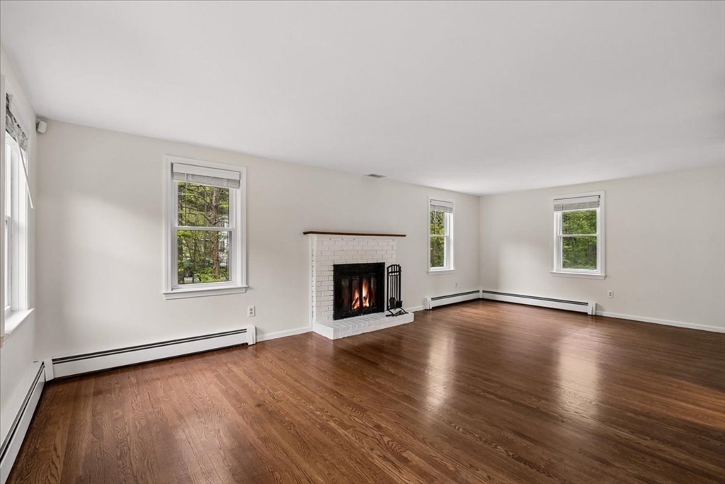 9 Robinhood Road Tyngsborough, MA 01879 - Photo 15 of 41
