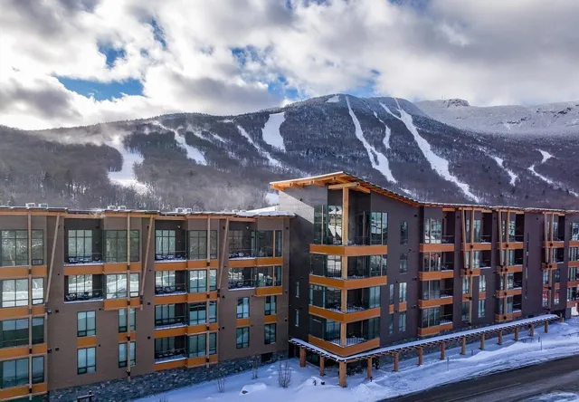 $2,899,000 | 69 Hourglass Drive, Unit 419, Stowe, VT 05672