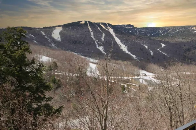 $2,899,000 | 69 Hourglass Drive, Unit 419, Stowe, VT 05672