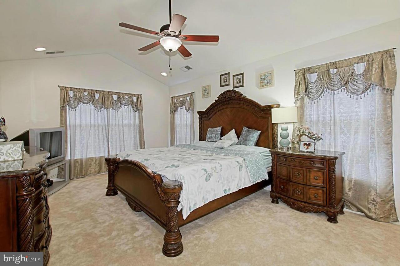 19604 Edgemont Square Ashburn, VA 20147 - Photo 15 of 30