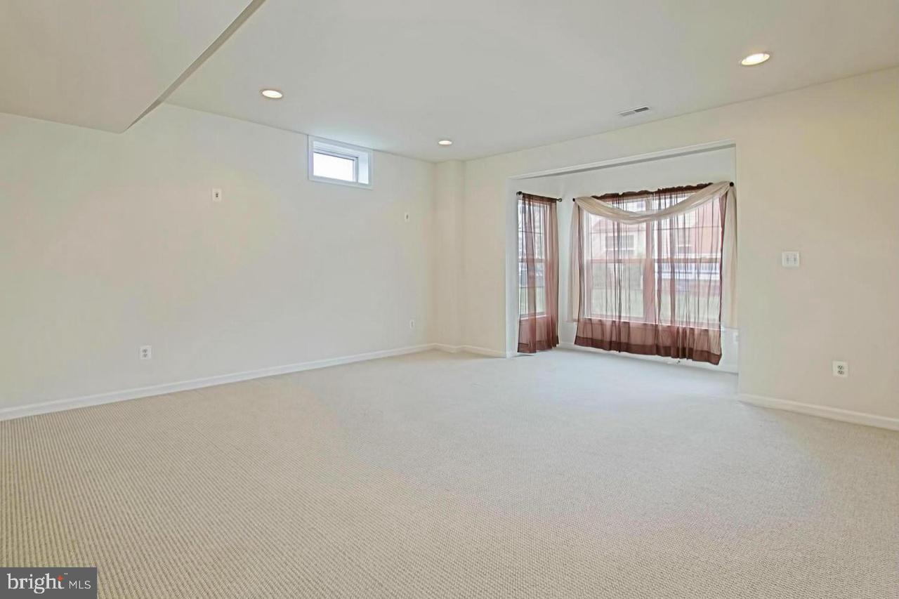 19604 Edgemont Square Ashburn, VA 20147 - Photo 23 of 30