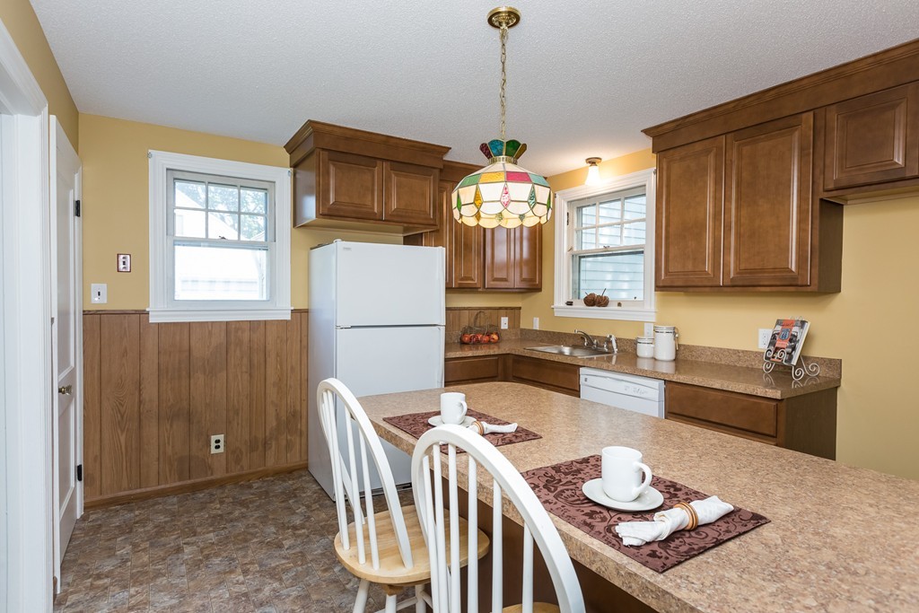 73 Bessemer Street Springfield, MA 01104 - Photo 15 of 29