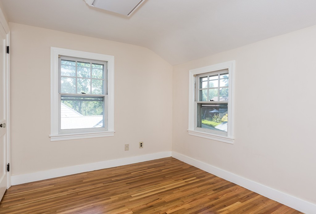 73 Bessemer Street Springfield, MA 01104 - Photo 18 of 29