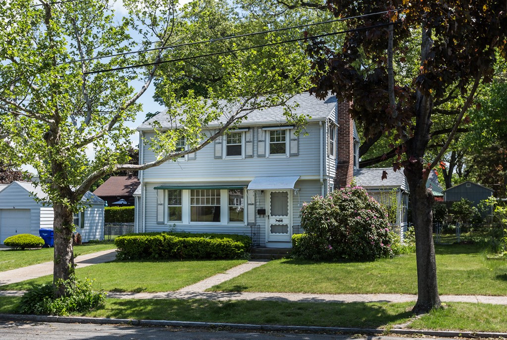 73 Bessemer Street Springfield, MA 01104 - Photo 3 of 29