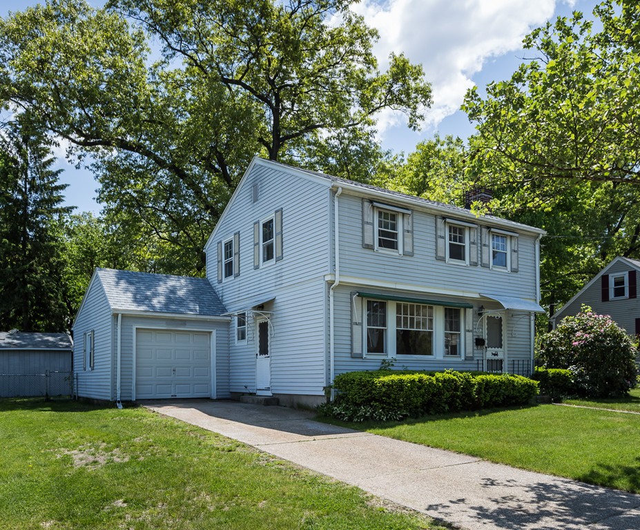 73 Bessemer Street Springfield, MA 01104 - Photo 4 of 29