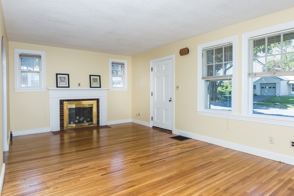 73 Bessemer Street Springfield, MA 01104 - Photo 7 of 29