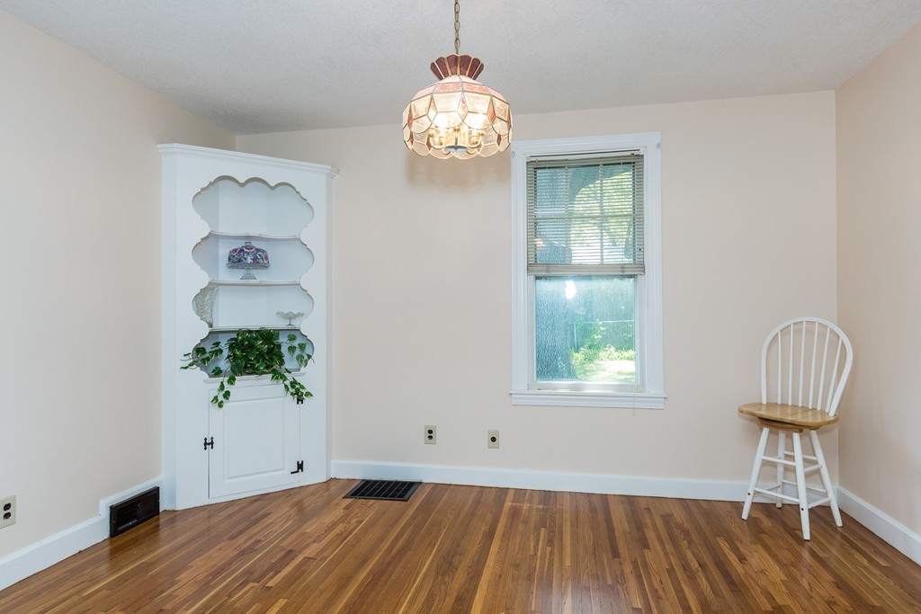 73 Bessemer Street Springfield, MA 01104 - Photo 10 of 29