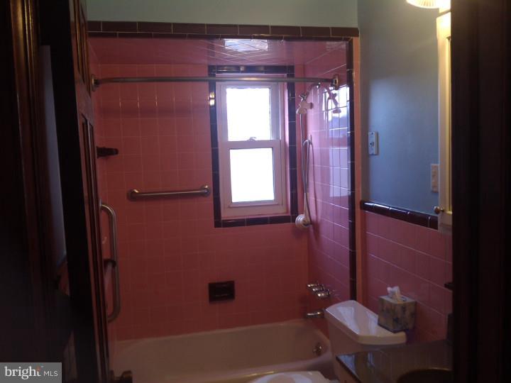 211 Pennsylvania Road Brooklawn, NJ 08030 - Photo 4 of 19 Bathroom
