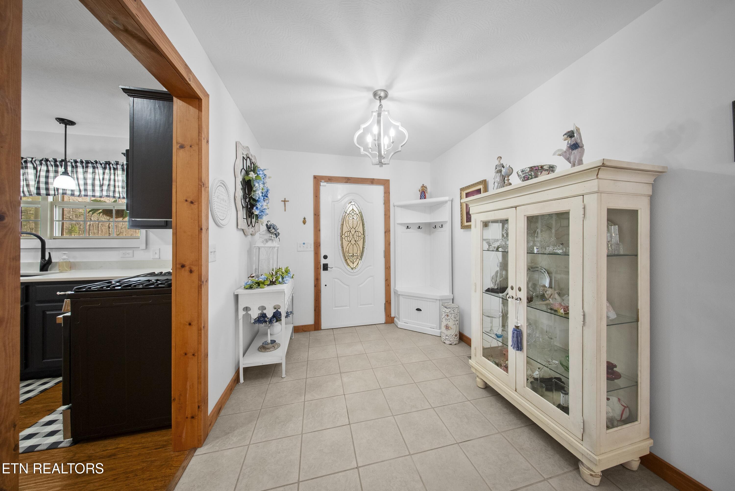 533 T Road Monterey, TN 38574 - Photo 4 of 50 DSC01564