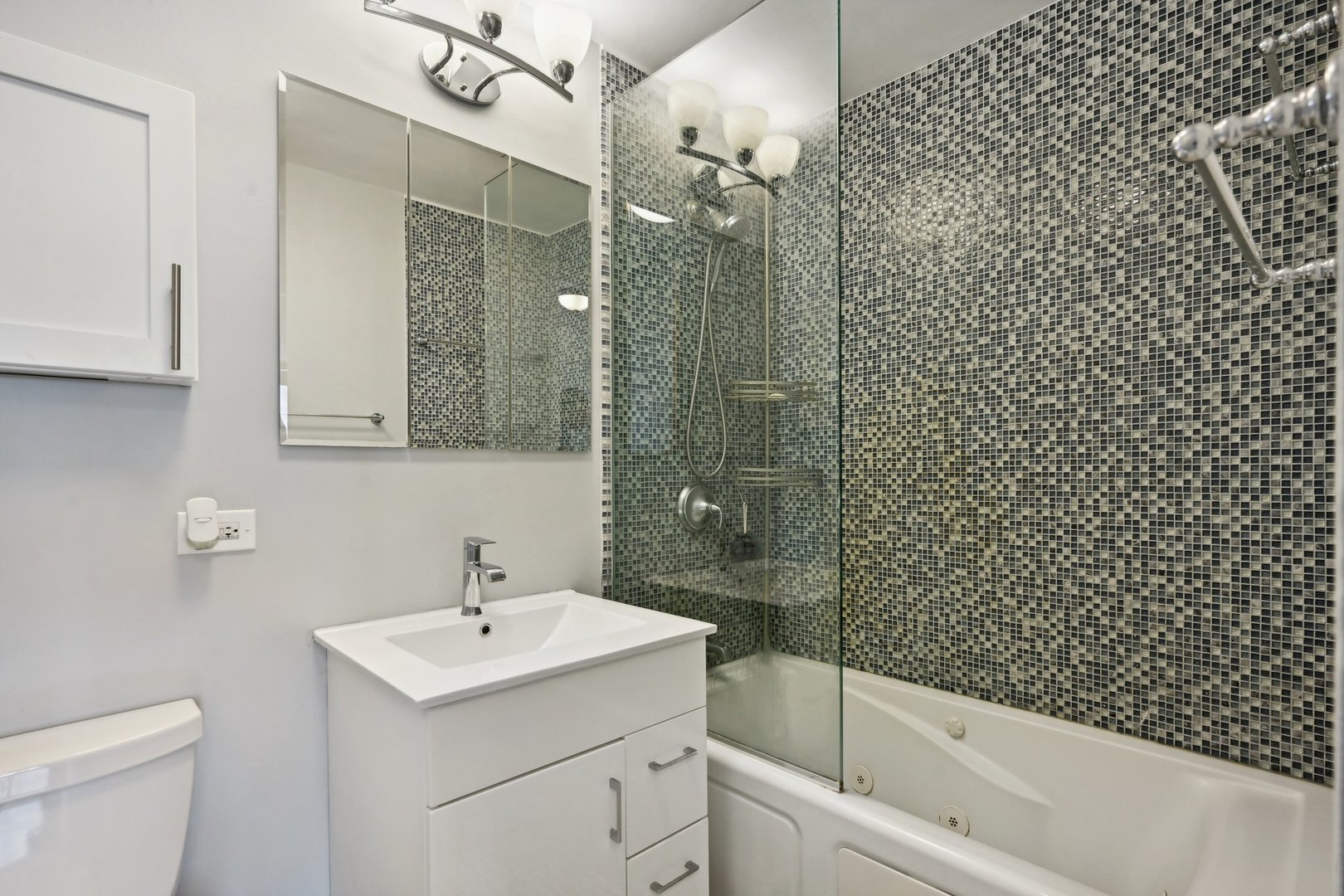 655 West Irving Park Road, Unit 1617 Chicago, IL 60613 - Photo 18 of 44 Gallery Image 18