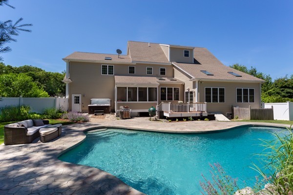 14 Dutchess Road Franklin, MA 02038 - Photo 3 of 30 Gallery Image 3