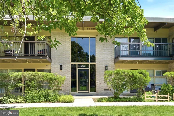 $218,500 | 4941 Americana Drive, Unit 109, Annandale, VA 22003