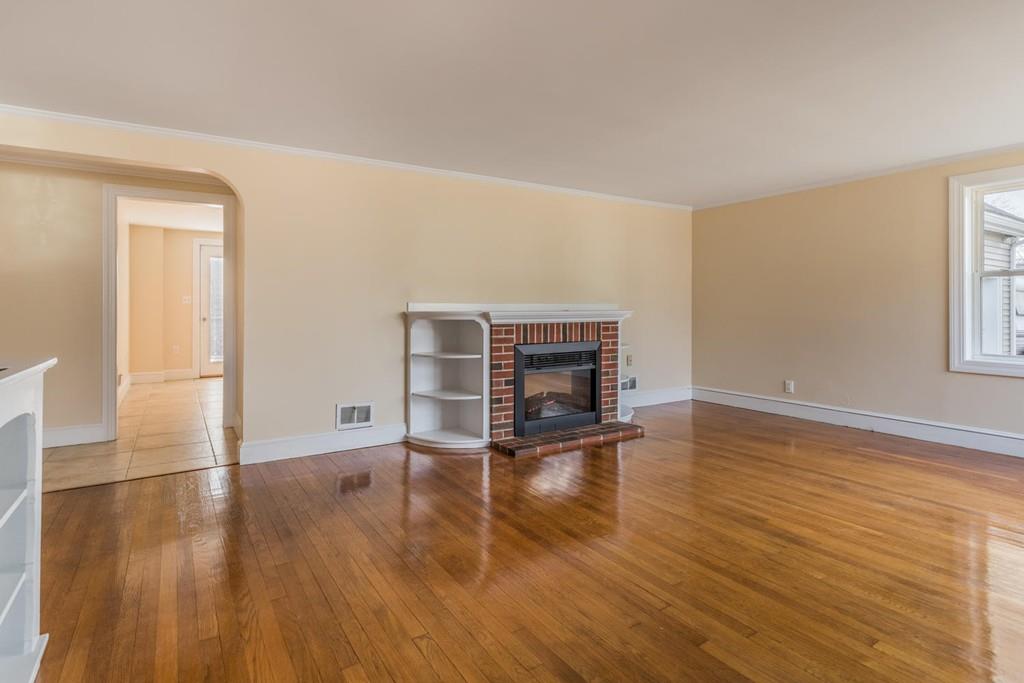 3 Carna Road Marblehead, MA 01945 - Photo 4 of 30 Gallery Image 4