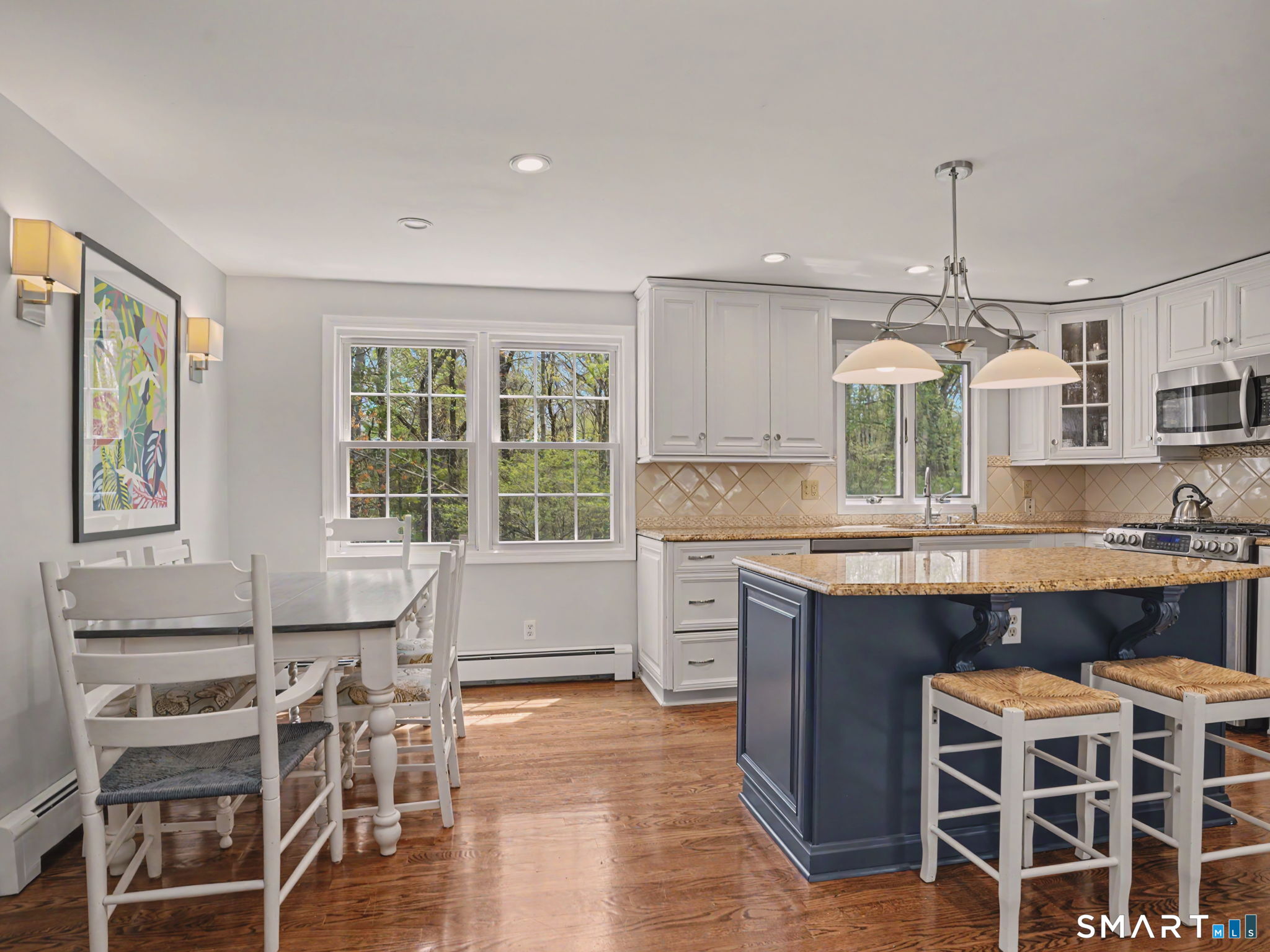 45 Wendover Road Trumbull, CT 06611 - Photo 16 of 33 A center island great for entertaining!