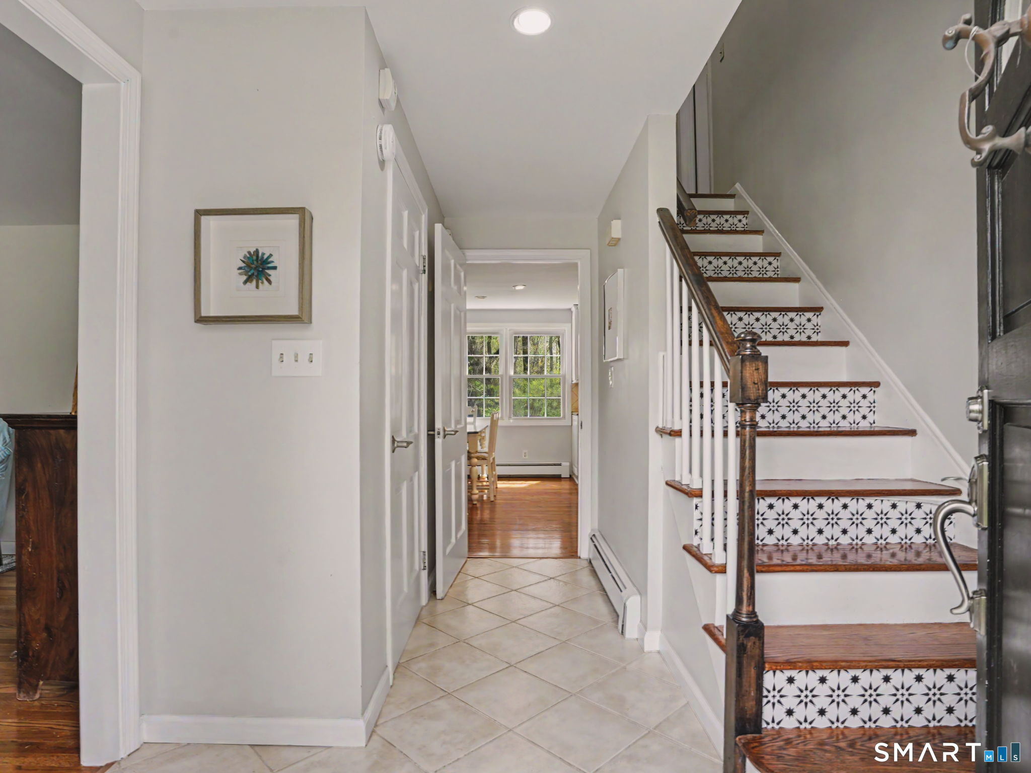 45 Wendover Road Trumbull, CT 06611 - Photo 6 of 33 Inviting front Foyer with tile.