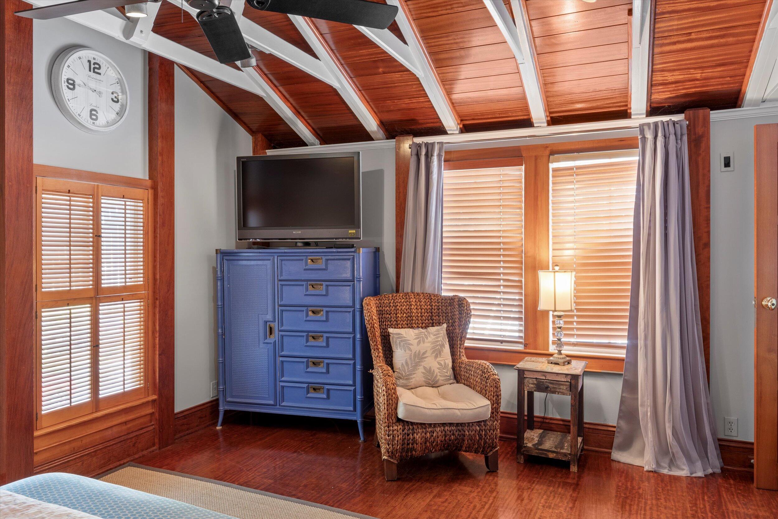 626 Margaret Street Key West, FL 33040 - Photo 40 of 45 a view of a livingroom with furniture and a window