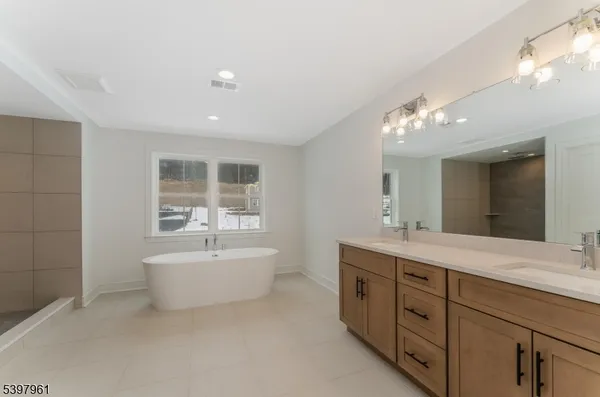 $950,000 | 4 Spring Court, Phillipsburg, NJ 08865