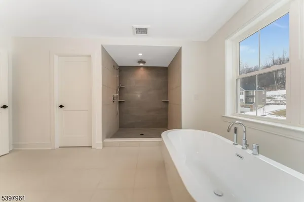 $950,000 | 4 Spring Court, Phillipsburg, NJ 08865