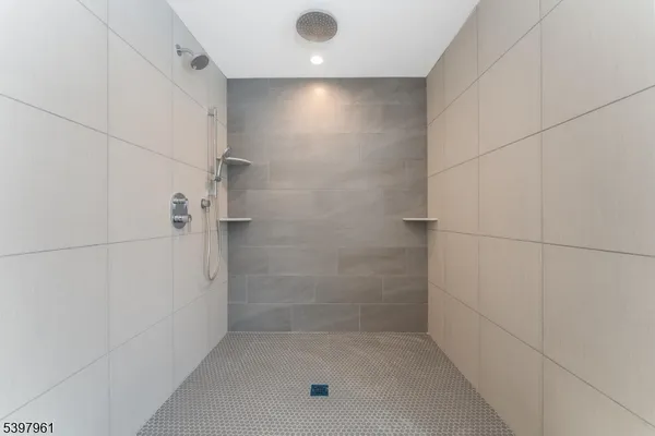 $950,000 | 4 Spring Court, Phillipsburg, NJ 08865