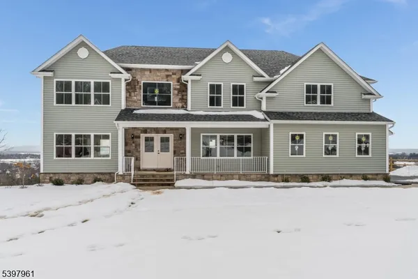 $950,000 | 4 Spring Court, Phillipsburg, NJ 08865