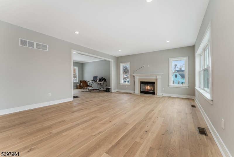 4 Spring Court Phillipsburg, NJ 08865 - Photo 9 of 41