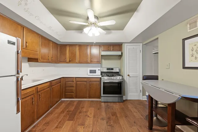 $189,000 | 8704 Mobile Avenue, Unit 2C, Oak Lawn, IL 60453