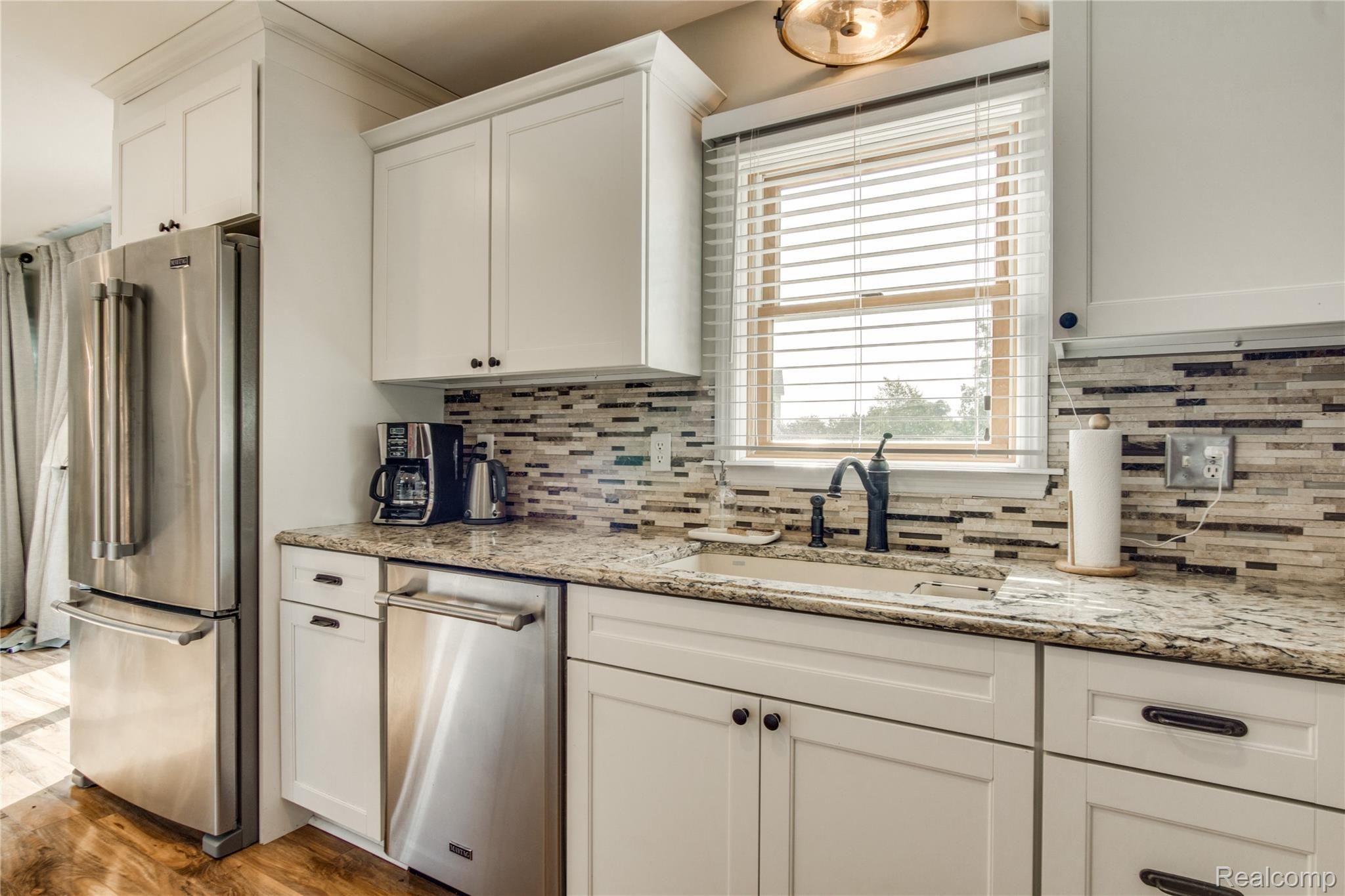 9133 Faussett Road Fenton, MI 48430 - Photo 9 of 39 Interiors (14 of 43).jpg