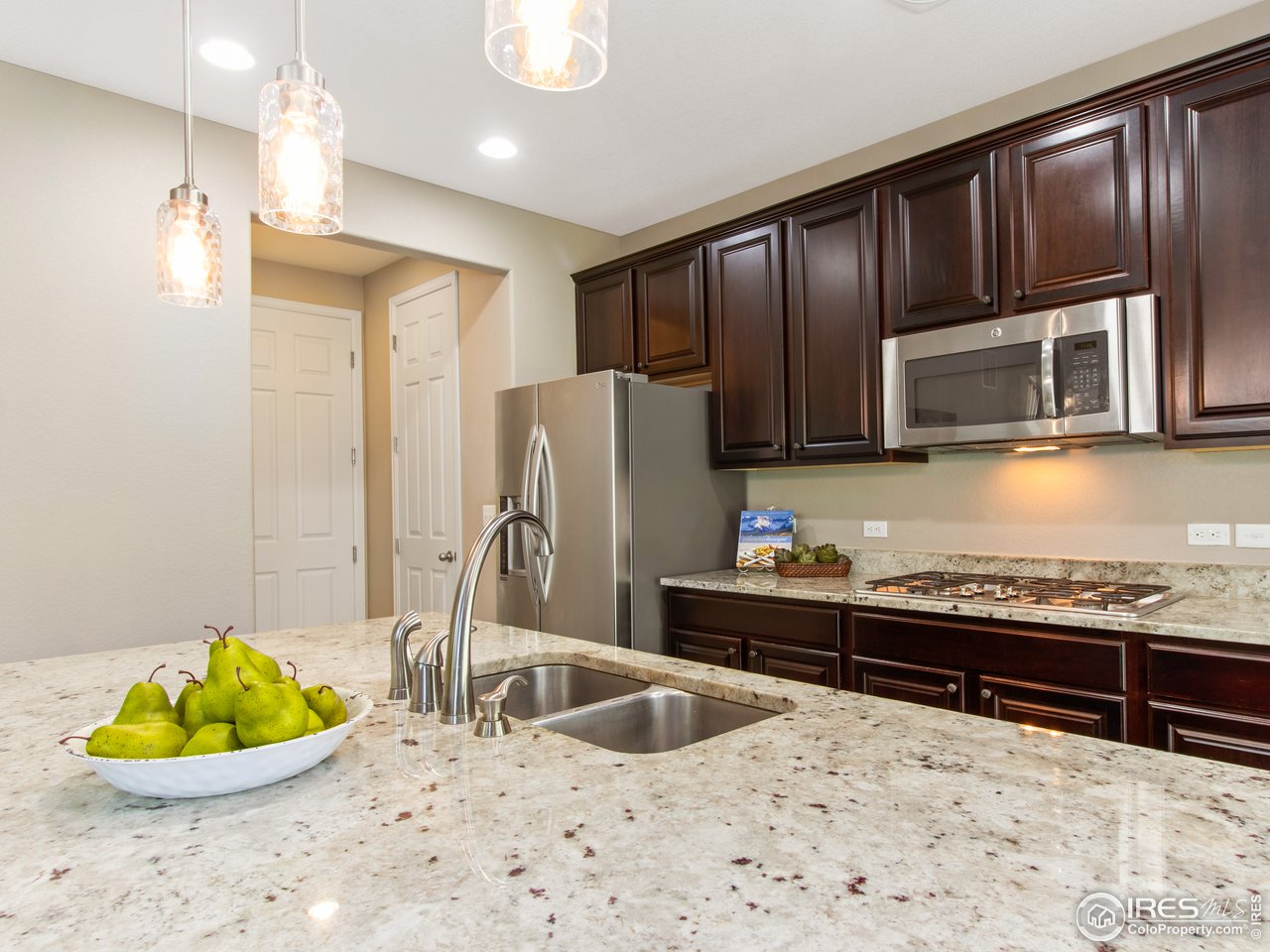 3318 Quicksilver Road Frederick, CO 80516 - Photo 8 of 28 Gourmet kitchen with gas cooktop