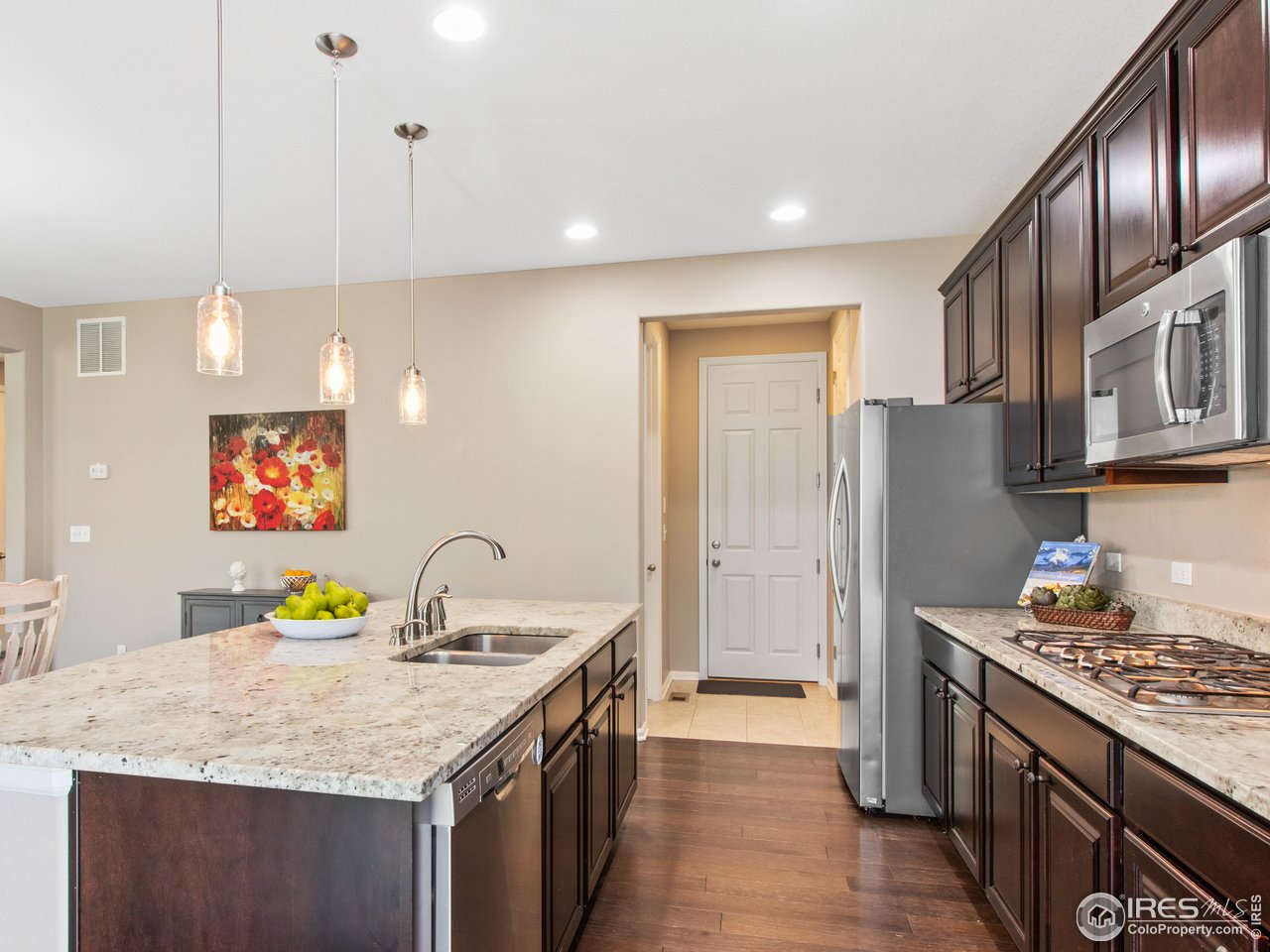 3318 Quicksilver Road Frederick, CO 80516 - Photo 10 of 28 Ample storage and counter space