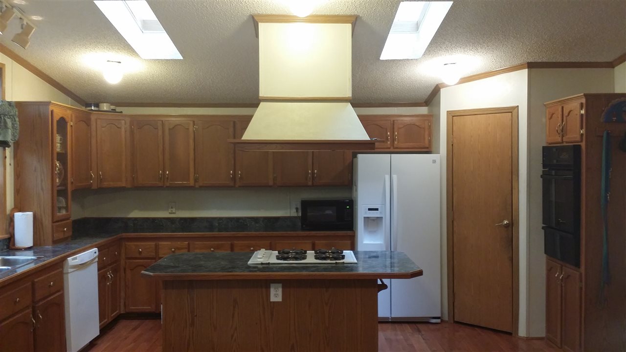 1370 South Chippewa Road Mount Pleasant, MI 48858 - Photo 5 of 38 1805015-4.JPG