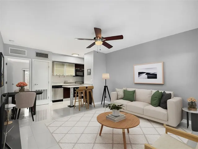 $1,595 | 1503 Northeast 4th Court, Unit 4, Fort Lauderdale, FL 33301