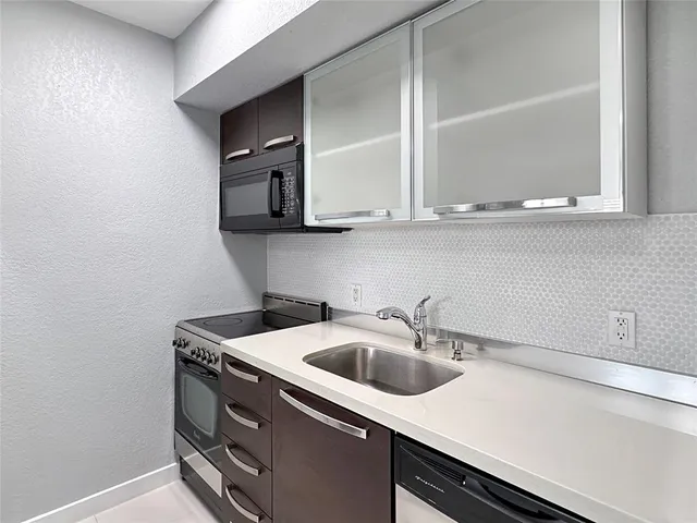 $1,595 | 1503 Northeast 4th Court, Unit 4, Fort Lauderdale, FL 33301