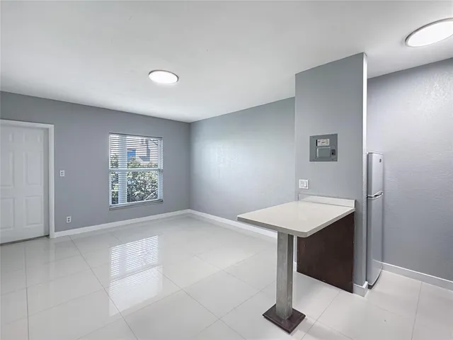 $1,595 | 1503 Northeast 4th Court, Unit 4, Fort Lauderdale, FL 33301