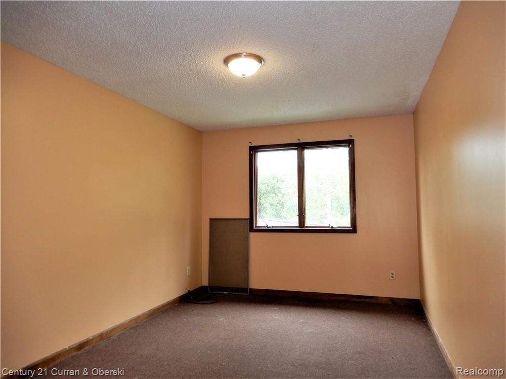32680 West Road New Boston, MI 48164 - Photo 6 of 25 BEDROOM 1