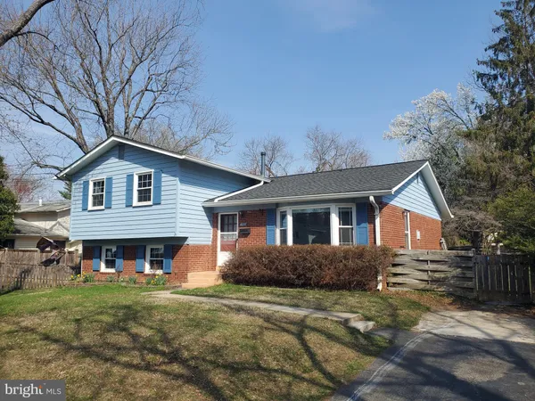 $3,950 | 702 West Edmonston Drive, Rockville, MD 20852