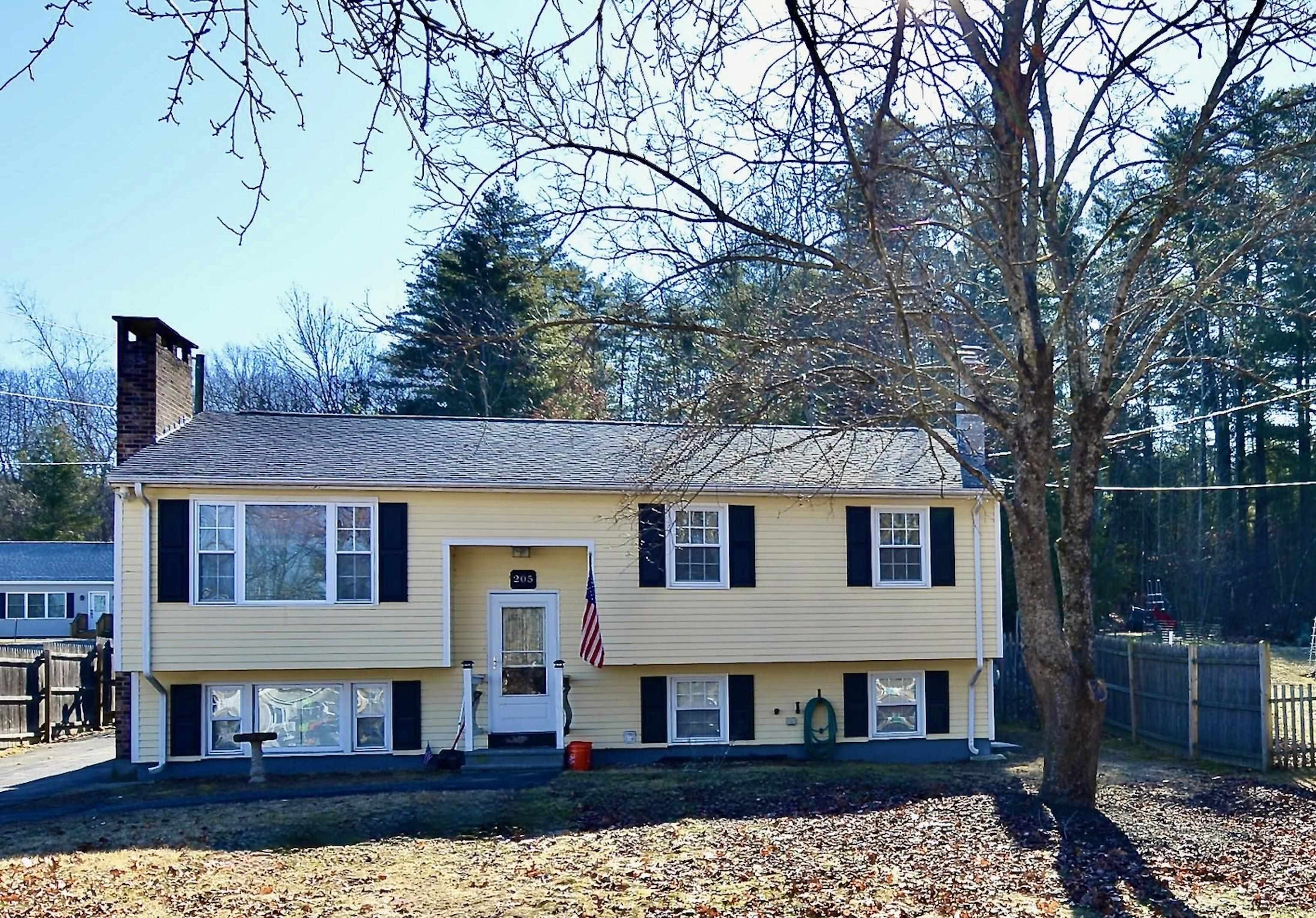 205 Corning Road Manchester, NH 03109 - Photo 1 of 34