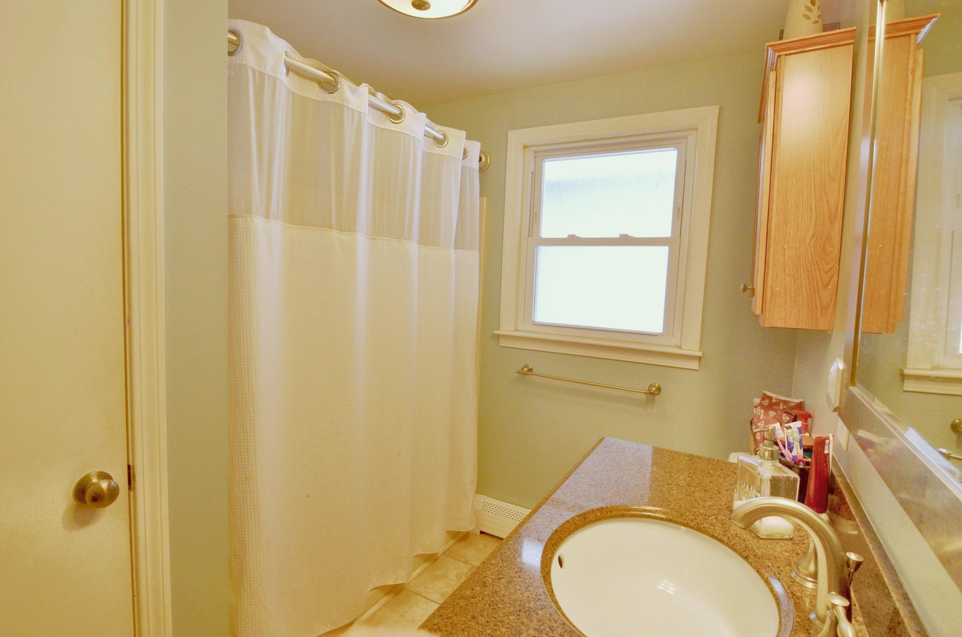 205 Corning Road Manchester, NH 03109 - Photo 12 of 34