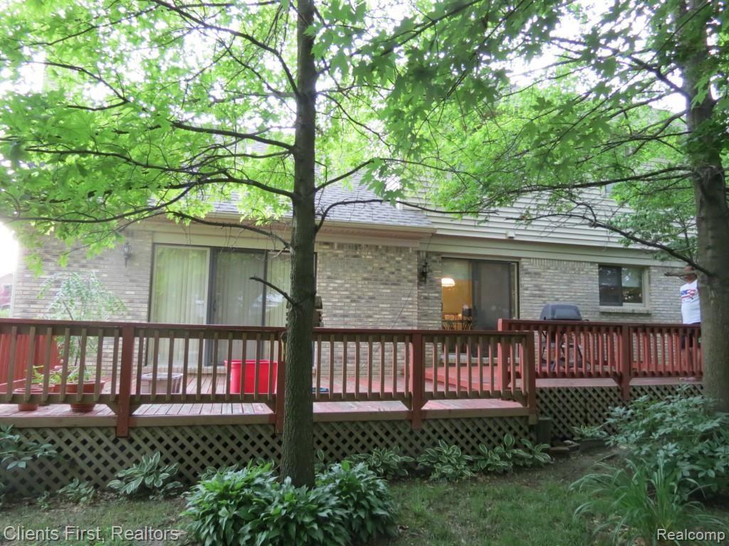 19342 Gill Road Livonia, MI 48152 - Photo 9 of 10 IMG_0480.jpg