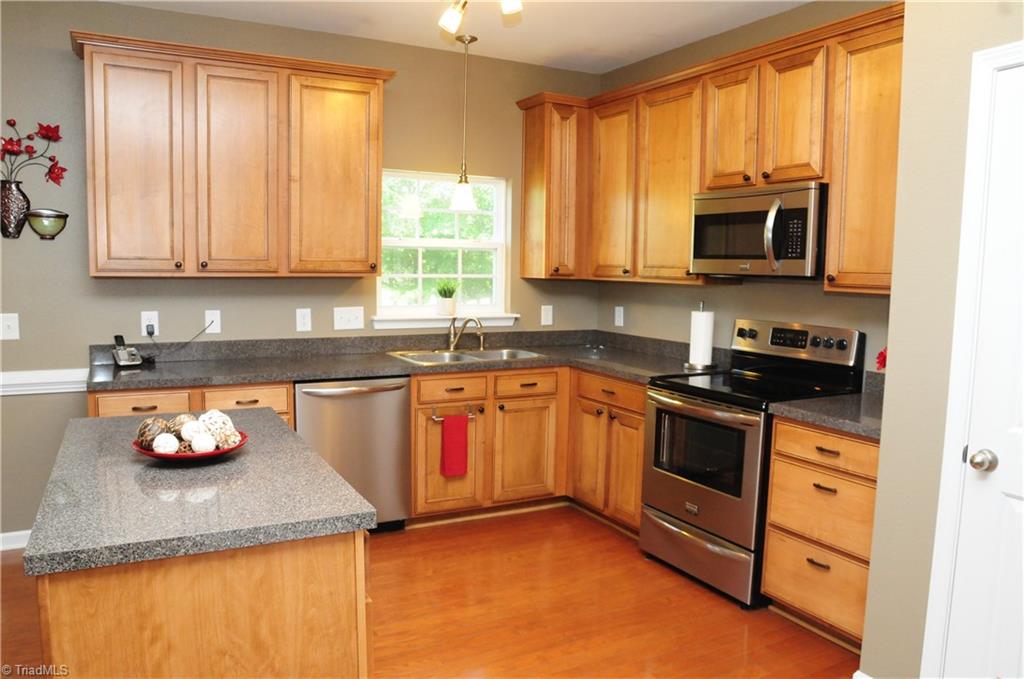 780 Spinning Wheel Point High Point, NC 27265 - Photo 13 of 29 Gallery Image 13