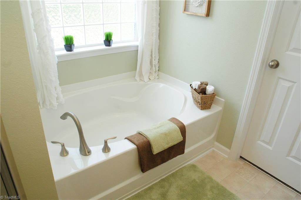 780 Spinning Wheel Point High Point, NC 27265 - Photo 21 of 29 Gallery Image 21