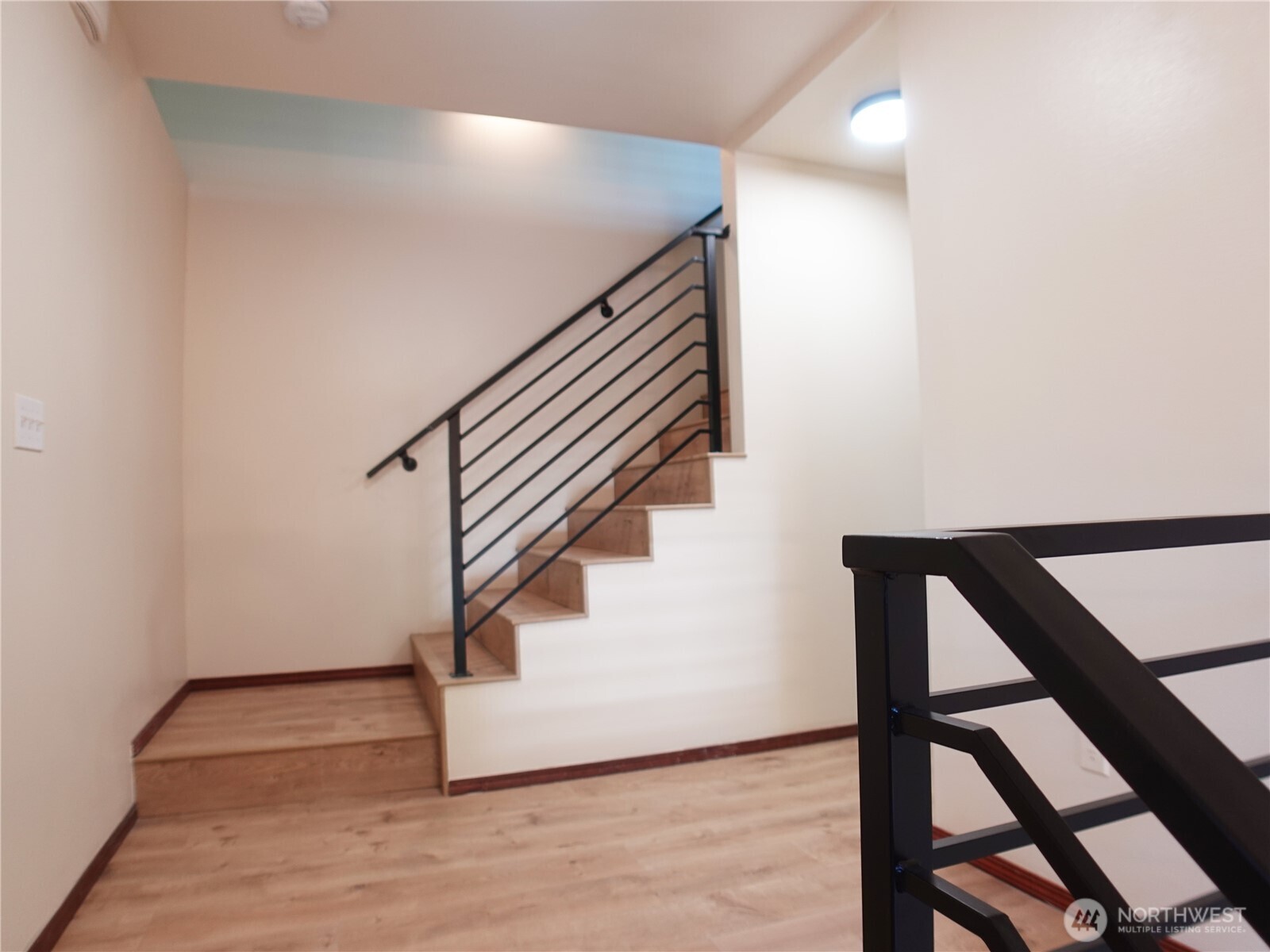 5451 32nd Avenue Southwest Seattle, WA 98126 - Photo 18 of 34 a view of entryway