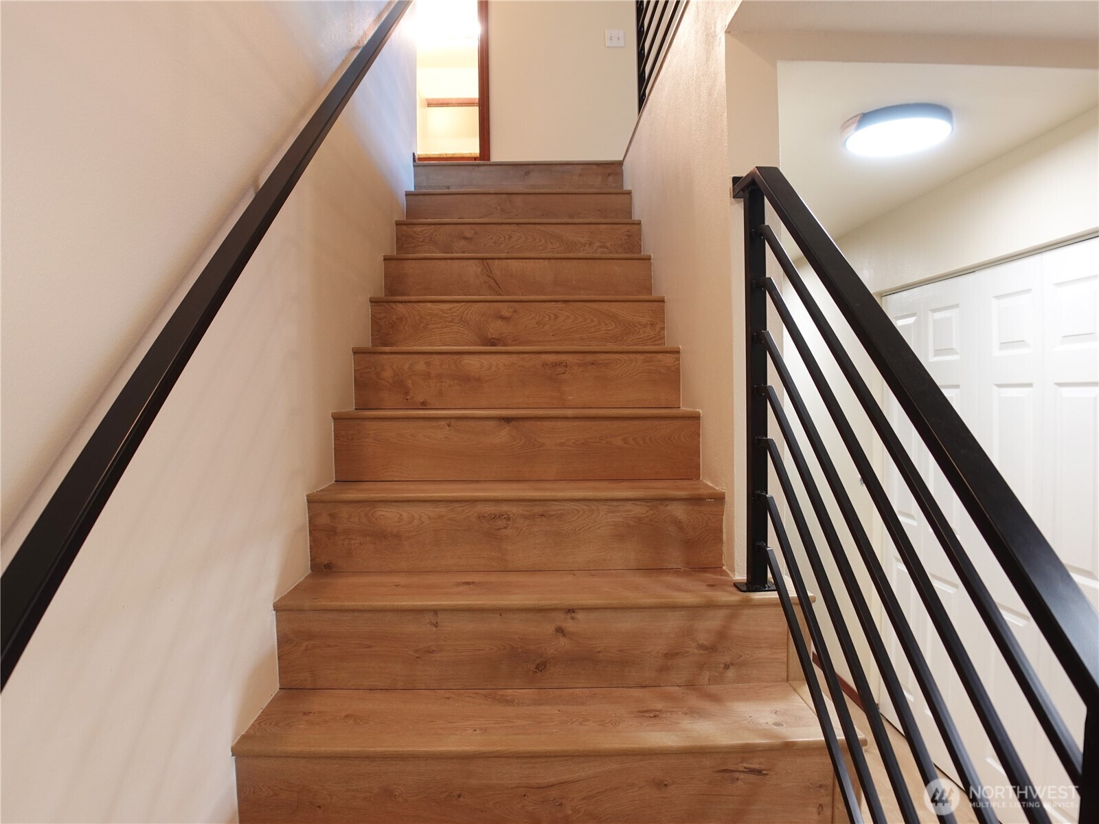 5451 32nd Avenue Southwest Seattle, WA 98126 - Photo 33 of 34 a view of entryway
