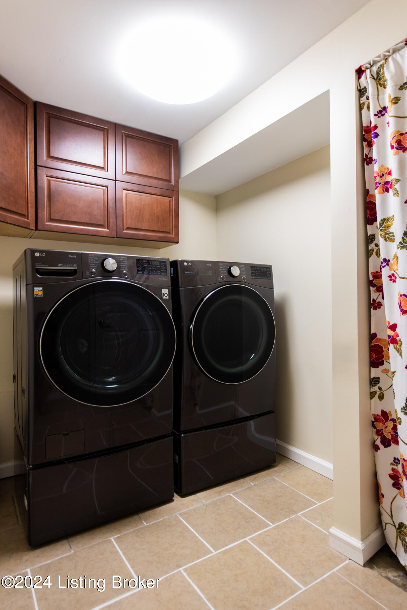 233 Western Road Louisville, KY 40229 - Photo 27 of 31 basement laundry (washer and dryer will not remain)